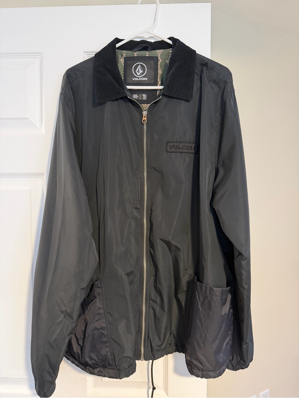 Volcom Men’s water resistant jacket